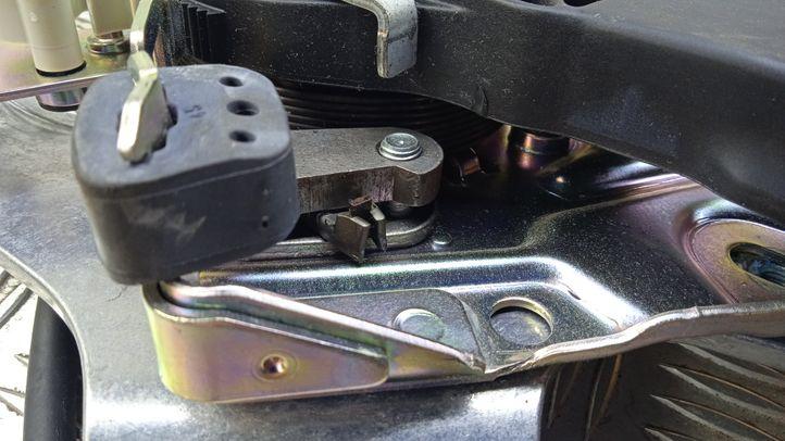 MERCEDES-BENZ E-Class W212/S212/C207/A207 (2009-2016) Stāvbremzes mehānisms A2124200484 18253241