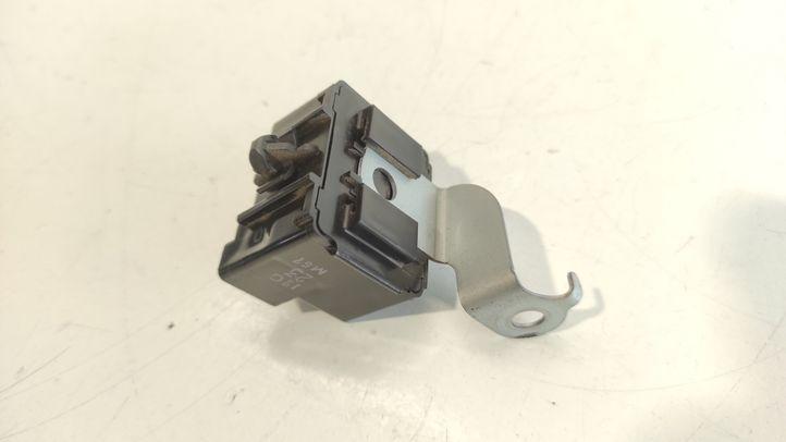 TOYOTA Avensis 2 generation (2002-2009) Реле 8665013010,0689003570 17888644