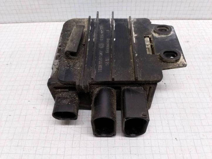VOLKSWAGEN Transporter T5 (2003-2015) Dzesēšanas ventilatora relejs 7H0959507 18014449