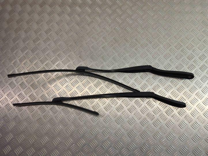 BMW 5 Series F10/F11 (2009-2017) Priekšējie stikla tīrītāji 7182459,7203156 18239315