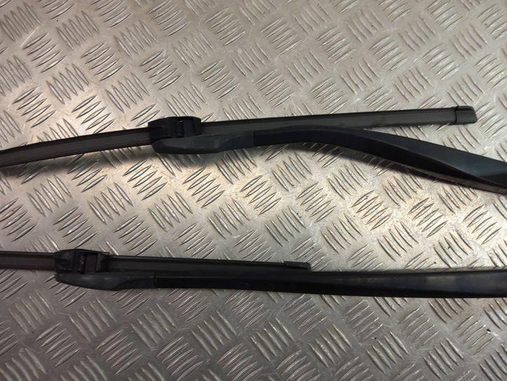 BMW 5 Series F10/F11 (2009-2017) Priekšējie stikla tīrītāji 7182459,7203156 18239315