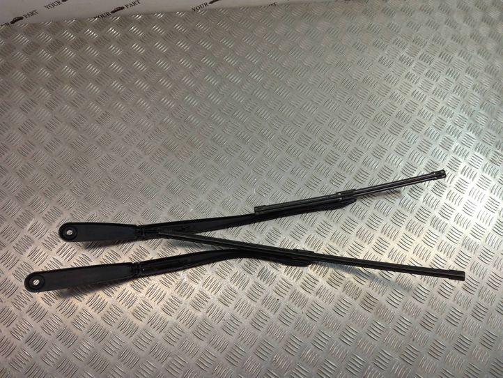 BMW 5 Series F10/F11 (2009-2017) Priekšējie stikla tīrītāji 7182459,7203156 18239315