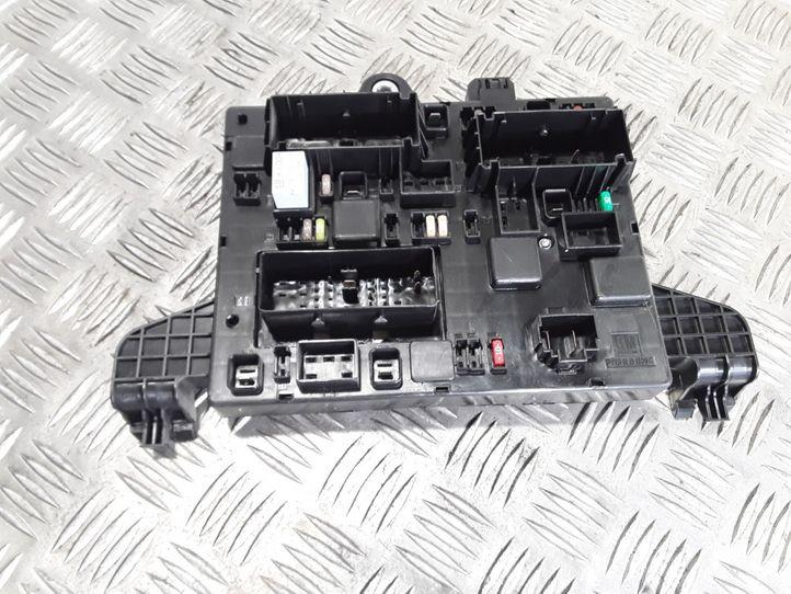 OPEL Astra J (2009-2020) Блок запобіжників 13368651,1110138AA,365927271 18197771